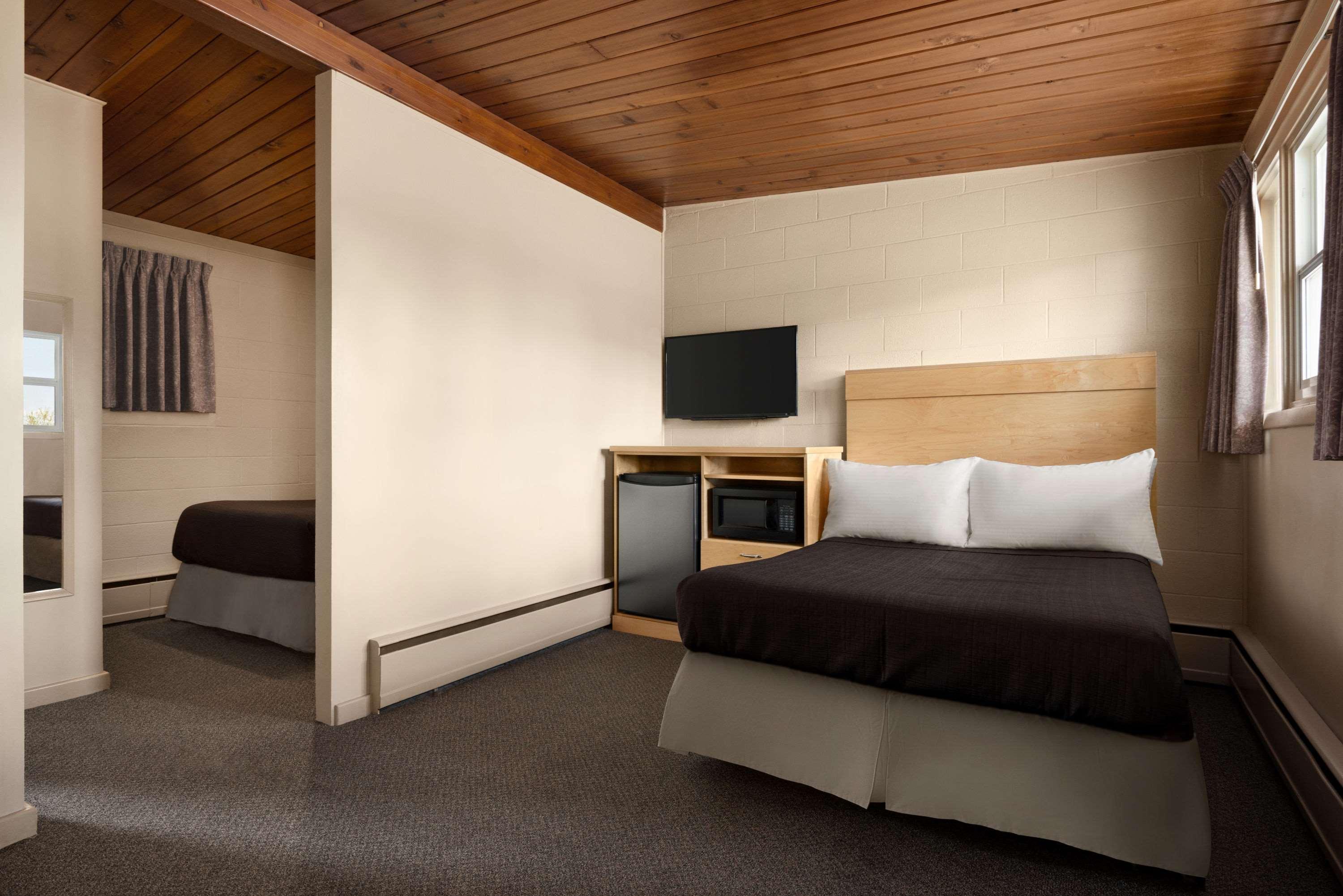 ทริฟต์ลอดจ์ มูสจอว์ Hotel มูส จอว์ ภายนอก รูปภาพ